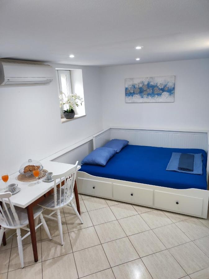 Stone House Lovric Apartment คาชเตลา ภายนอก รูปภาพ
