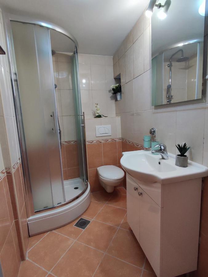 Stone House Lovric Apartment คาชเตลา ภายนอก รูปภาพ