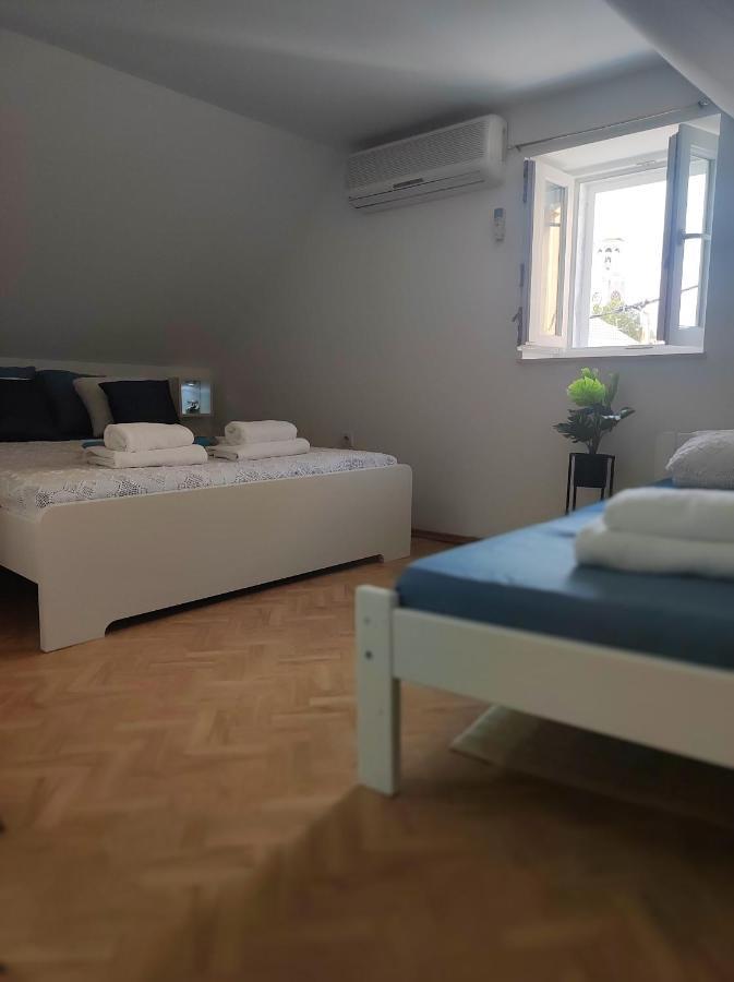 Stone House Lovric Apartment คาชเตลา ภายนอก รูปภาพ